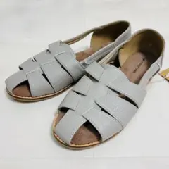 ペニーレイン✨新品タグ付✨ソフト素材　グルカサンダル