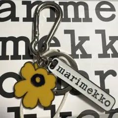 marimekko 花モチーフ キーホルダー