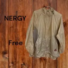 NERGY ベージュ系　ナイロンパーカー　コンパクト　男女兼用