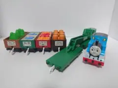プラレール　トーマスにぎやか貨車セット　欠品あり