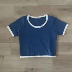 青い半袖Tシャツ