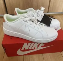 新品・Nike スニーカーWMNS NIKE COURT ROYALE 2 NN