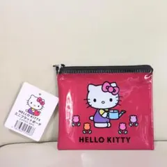 新品タグ付き　HELLO KITTY 　キティちゃん　フラットビニールポーチ 赤