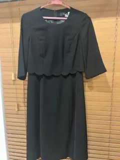 ブラックスカラップヘムワンピーススーツ