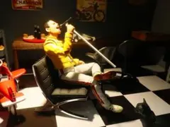 フレディーマーキュリー クィーン Queen ボーカル フィギュア