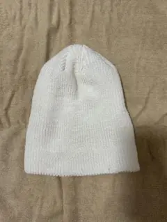 ホワイトニット帽