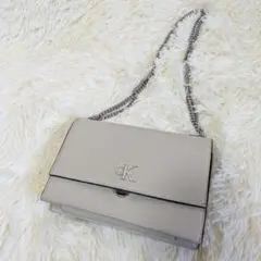 【カルバンクライン】ショルダーバック　チェーン　ホワイト　ミニ