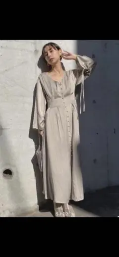 TUCK SHAPE DRESS