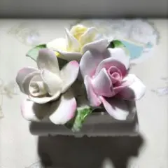 ROYAL　DOULTON 陶器製の花の装飾