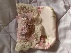 ハンドメイド　花柄レース装飾ポーチ
