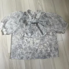 パフスリーブ　半袖ブラウス