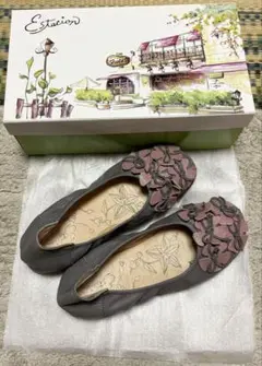 未使用級✨エスタシオン レザー 花 パンプス フラットシューズ