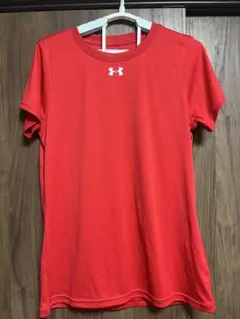 アンダーアーマー⭐︎Tシャツ　赤