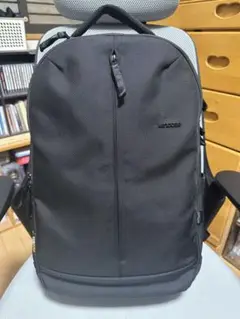 incase インケース Tracks Backpack 25L -Black-