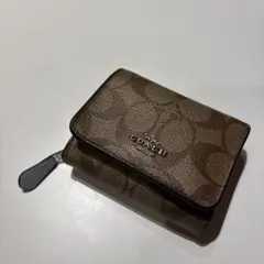 三つ折り　財布　coach