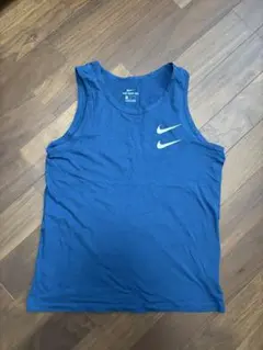 Nike ノースリーブタンクトップ　ナイキ　 L SWOOSH