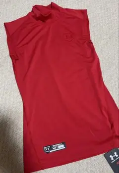 新品Under Armour 赤ハイネック アンダーシャツ　アンダーアーマーMD