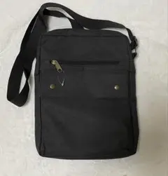 黒いキャンバスサコッシュ