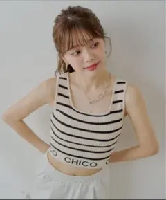 CHICO 裾ロゴクロップドタンク