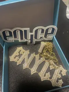 箱付きEnyce クリスタルネックレス ゴールド