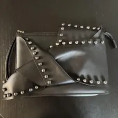 ヌメロヴェントゥーノ　レザークラッチ