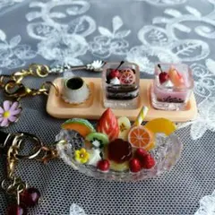 ④ミニチュアデザートチャームセット