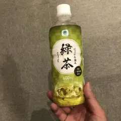 お茶のペットボトル