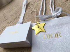 Dior 星型チャーム ホワイト