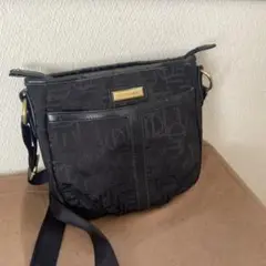 ELLE PIANETE ショルダーバッグ ブラック