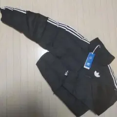Adidas アウター パファージャケット
レディース