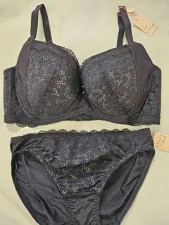 アモスタイル　デイジーレースきゅっと寄せブラ　ブラ＆ショーツセット　F75L