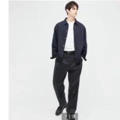 ユニクロ　UNIQLO　タックテーパードパンツ　ネイビー　S