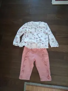 美品‼️花柄トップスとフリルパンツのセット95サイズ✨