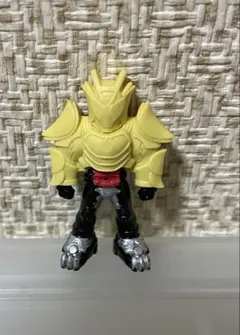 仮面ライダーガヴ　バスボール　ザグザグチップスフォーム　びっくらたまご