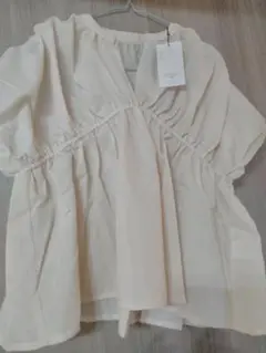 格安!!トップス ブラウス 　ベージュ　新品