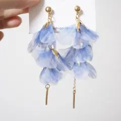 ピアス 花びら ブルー 青 浴衣 大人可愛い 揺れる デート #069