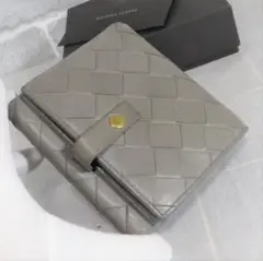 ボッテガヴェネタ マキシイントレチャート ライトグレー 財布 BIGイントレ