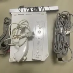 動作確認済　wii 本体　リモコン付き　ヌンチャク付き　コード付き　センサー付