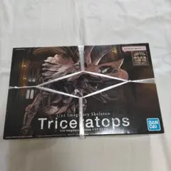 新品　トリケラトプス　バンダイ 1/32 Imaginary Skeleton