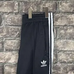 adidas ブラック ジョガーパンツ 3本ライン