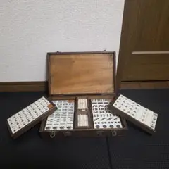 【骨董品】麻雀牌セット 木製収納箱付き 骨董品】象牙調麻雀牌セット 木製収納箱付き 骨董品】象牙調麻雀