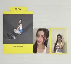 TWICE THIS IS FOR ペーパースタンド• トレカ　サナ