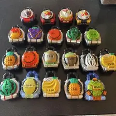 仮面ライダー鎧武　ロックシード(dx有り）19個