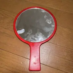 赤い丸型手鏡