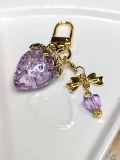 ぷっくりいちごの可愛いチャーム♡