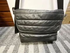 モンクレール MONCLER レザー メッセンジャーバッグ