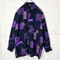 映える1枚◎ 個性派デザイン✨　長袖シャツ ブラック系　レトロ柄【1095】