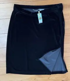 GUESS ベルベット調スリットスカート