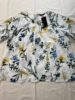 [新品未使用]CLASSA♡レディーストップス　タグ付き　花柄