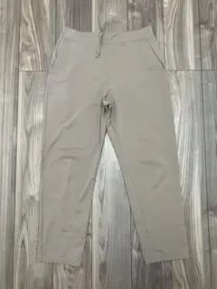 【UNIQLO】ウルトラストレッチアクティブテーパードパンツ　M ベージュ